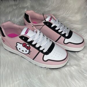 🆕Hello Kitty Sneakers Size 8